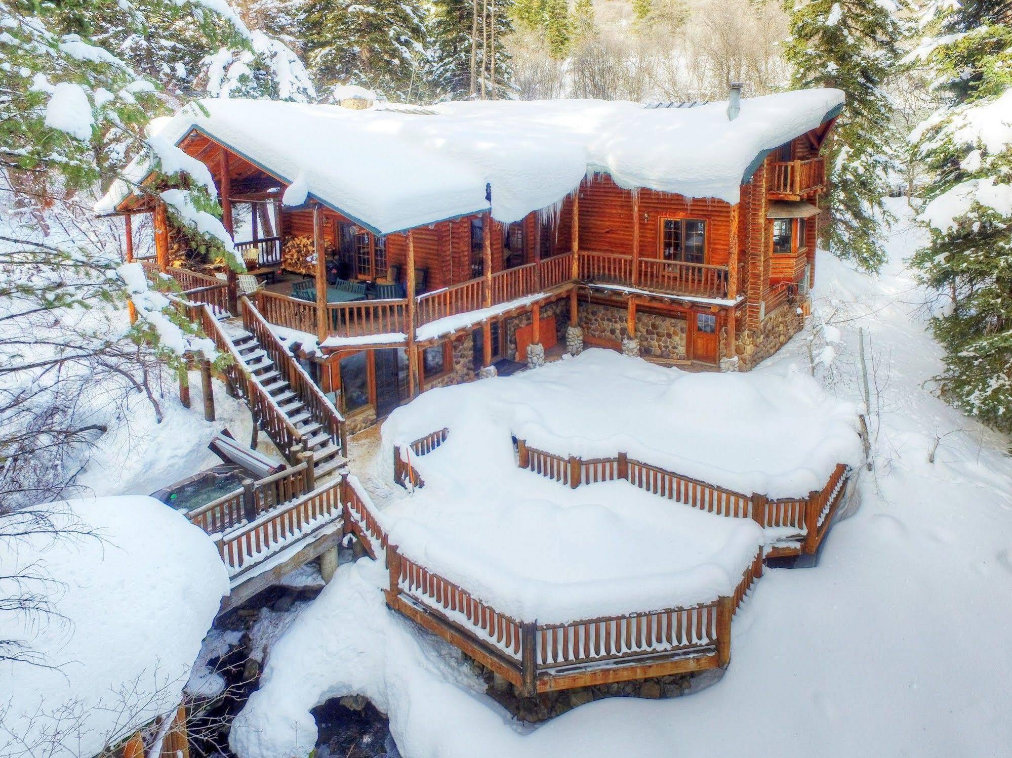 Log Cabin On The Stream Sundance Exteriör bild